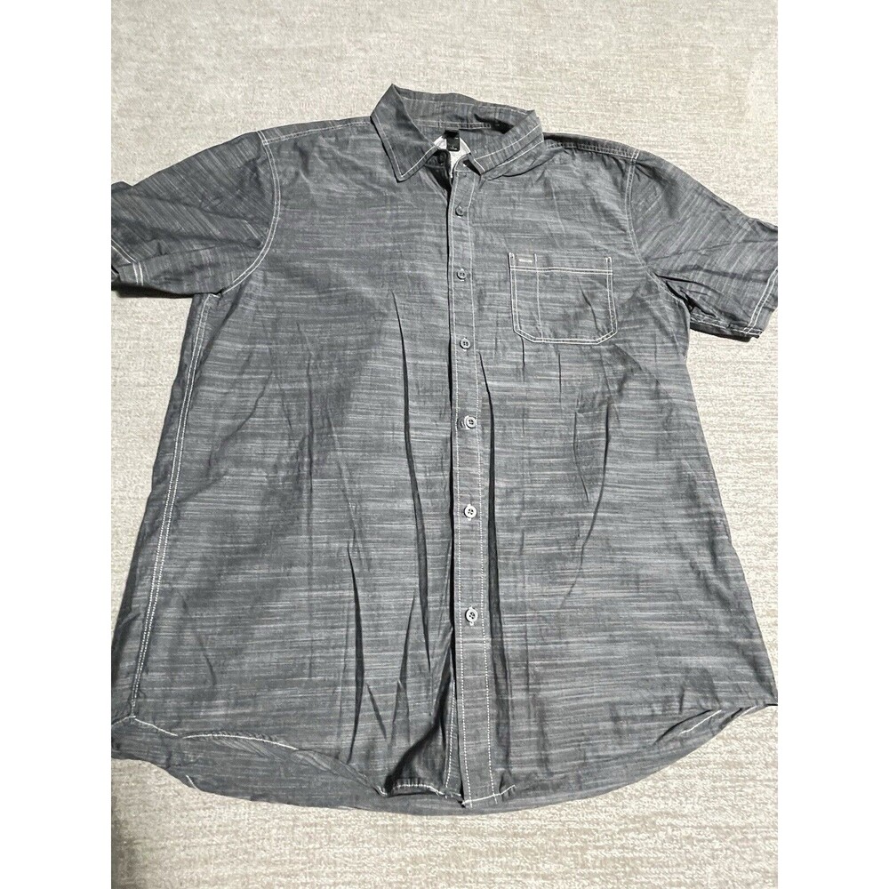 District Made Shirt Menโs Large Gray Button Down Short Sleeve Collared Kia